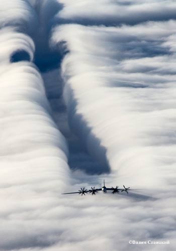 Hình ảnh động cơ TU-95MS rẽ mây khiến báo chí TQ ngất ngây được đăng tải trên trang quân sự “quân giải phóng ND Trung Hoa“.
